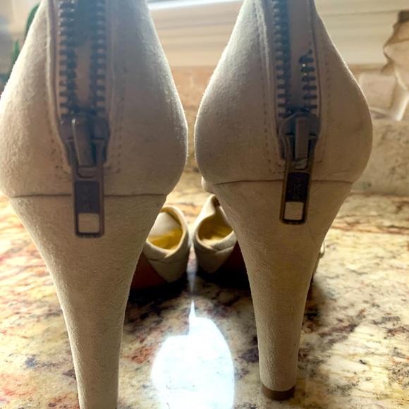 J. Crew unworn size 8 suede heels. Brand new. - Picture 3 of 4